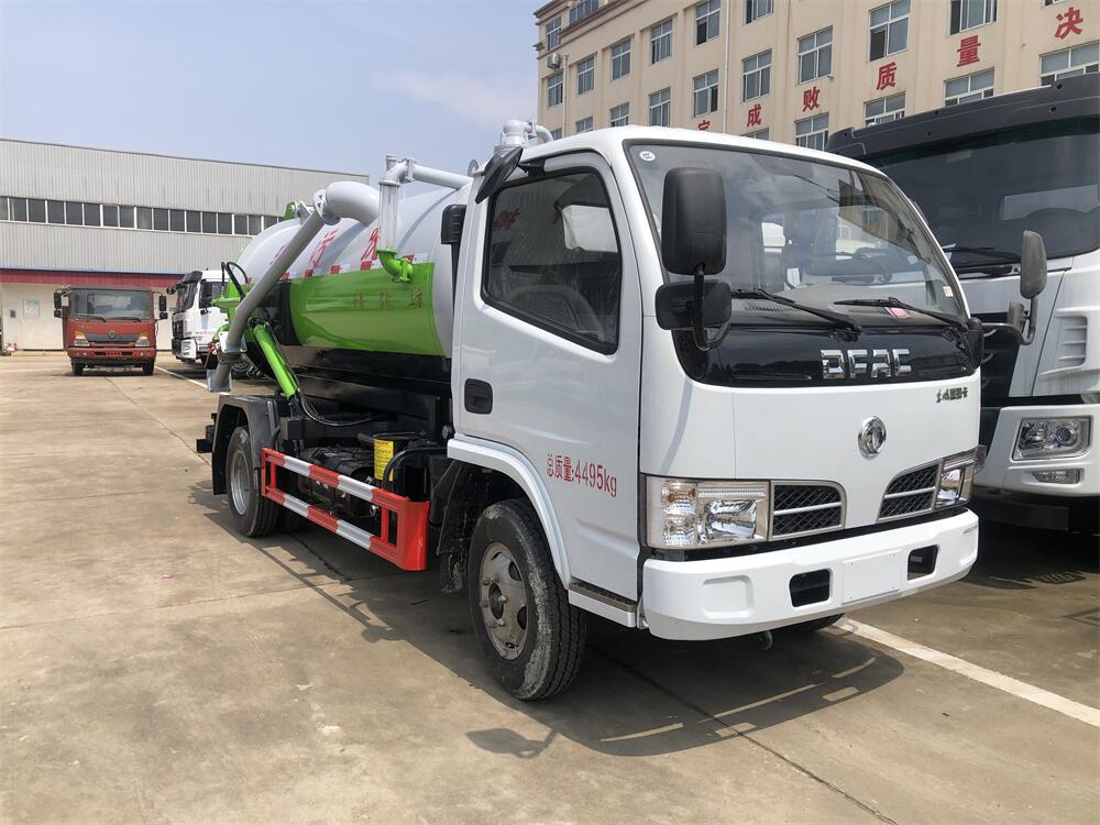 5噸吸污車-不上戶國三東風(fēng)5方吸污車廠家價(jià)格優(yōu)惠